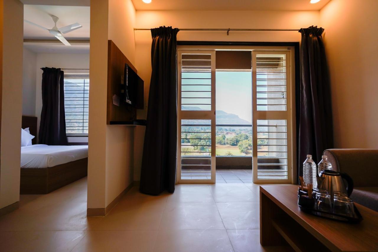 Mountain Shadow Resort อิกัตปุรี ภายนอก รูปภาพ